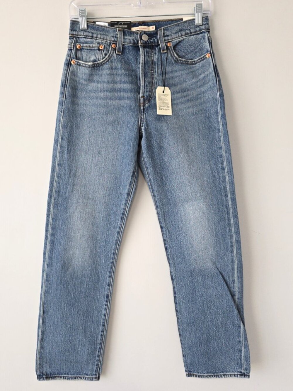 Levi's Premium Wedgie Straight Jeans 26 Light Wash Button Fly NWT
